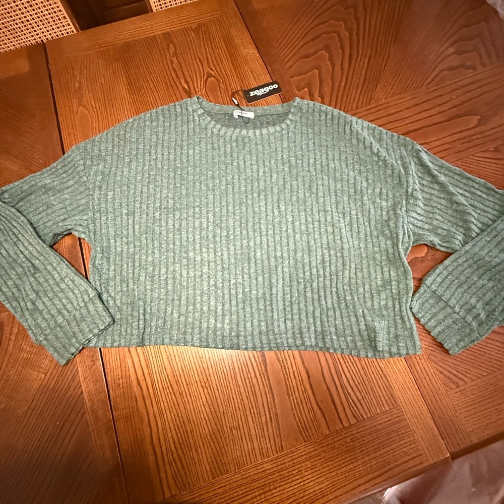 ZEAGOO Green Long Sleeve Chenille Crop Top. NWT. Size XXL.